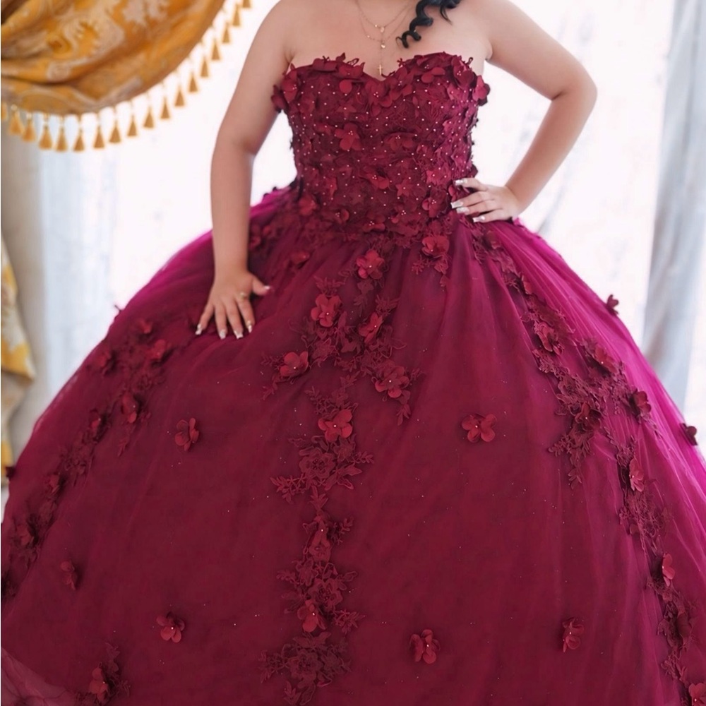 Quinceanera strapless Burgundy dress